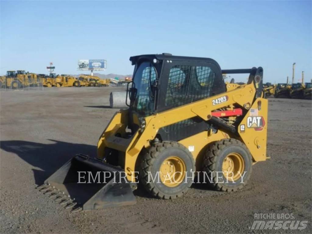 CAT 242D3 CA Chargeuse compacte