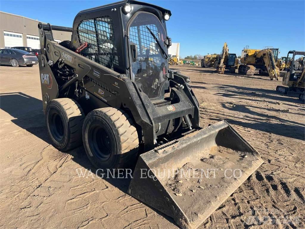 CAT 242D3 HF Chargeuse compacte