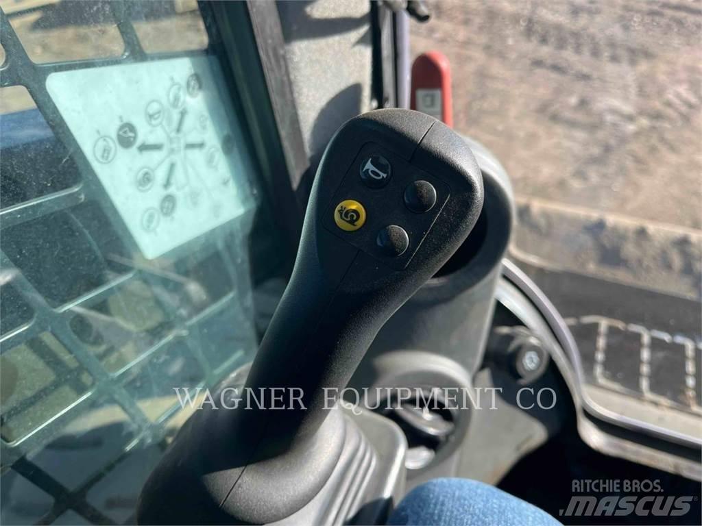 CAT 242D3 HF Chargeuse compacte