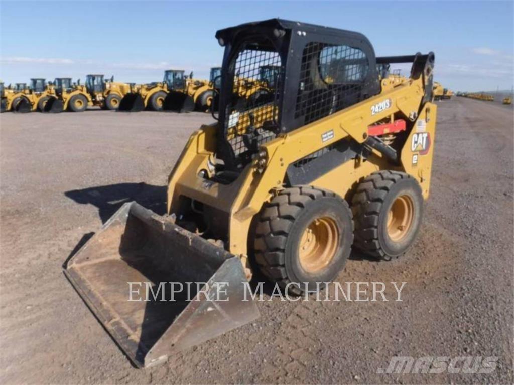 CAT 242D3 HF Chargeuse compacte