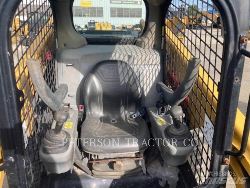 CAT 246D Chargeuse compacte