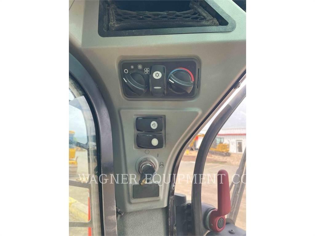 CAT 246D Chargeuse compacte