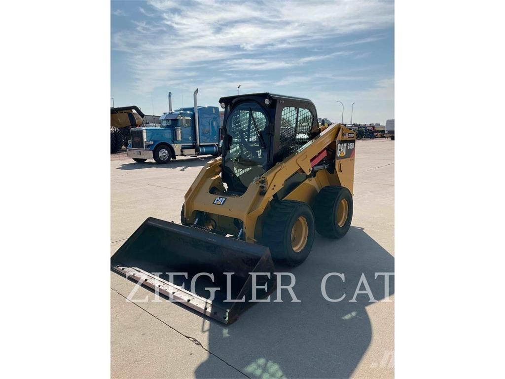 CAT 246D Chargeuse compacte