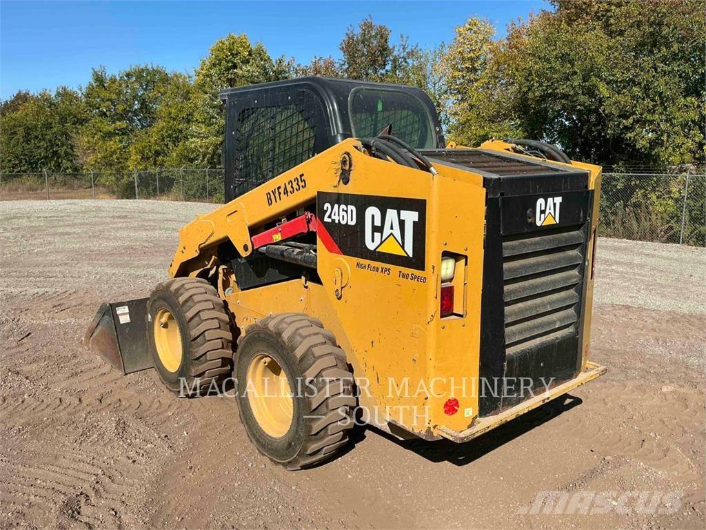 CAT 246D Chargeuse compacte