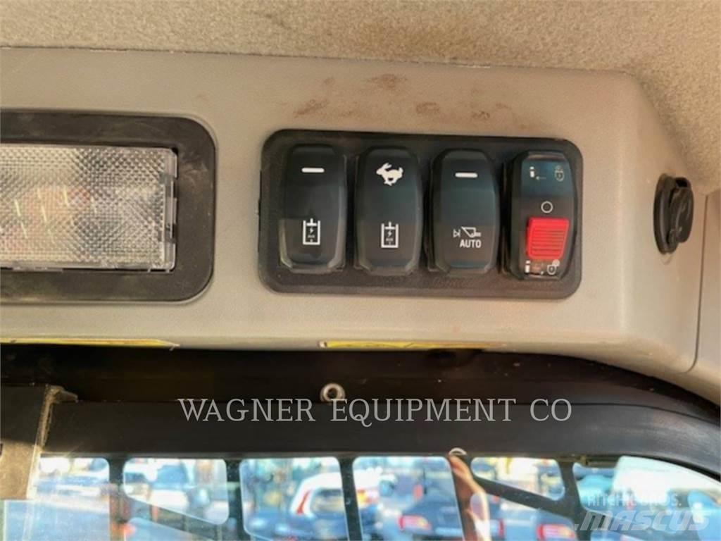 CAT 246D3 Chargeuse compacte