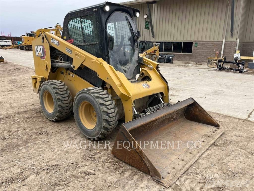 CAT 246D3 Chargeuse compacte