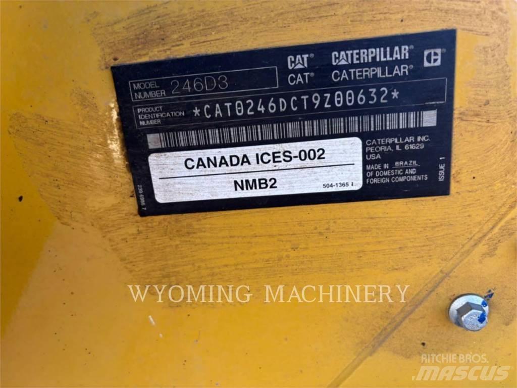 CAT 246D3 Chargeuse compacte