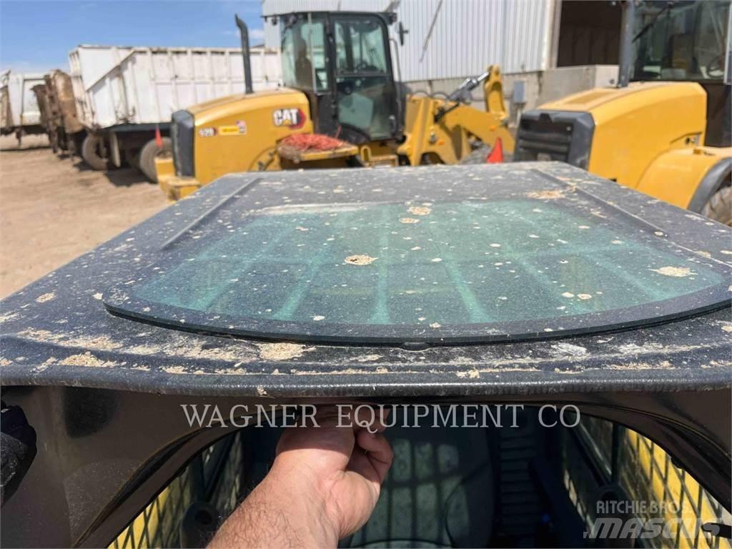CAT 246D3 Chargeuse compacte