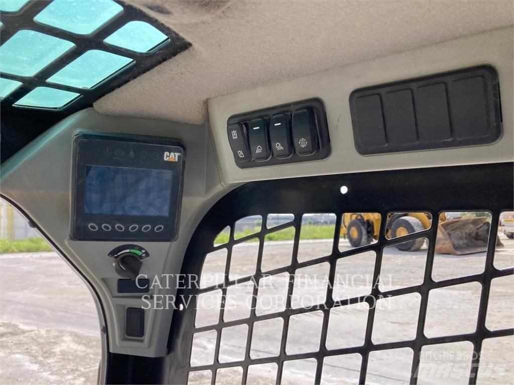 CAT 246D3 Chargeuse compacte