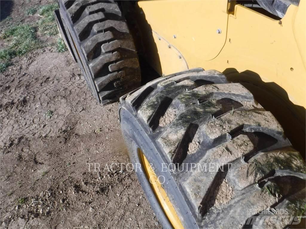 CAT 246D3 Chargeuse compacte