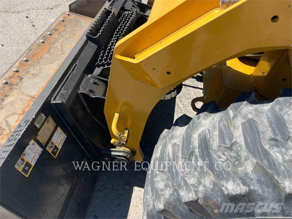 CAT 246D3 Chargeuse compacte