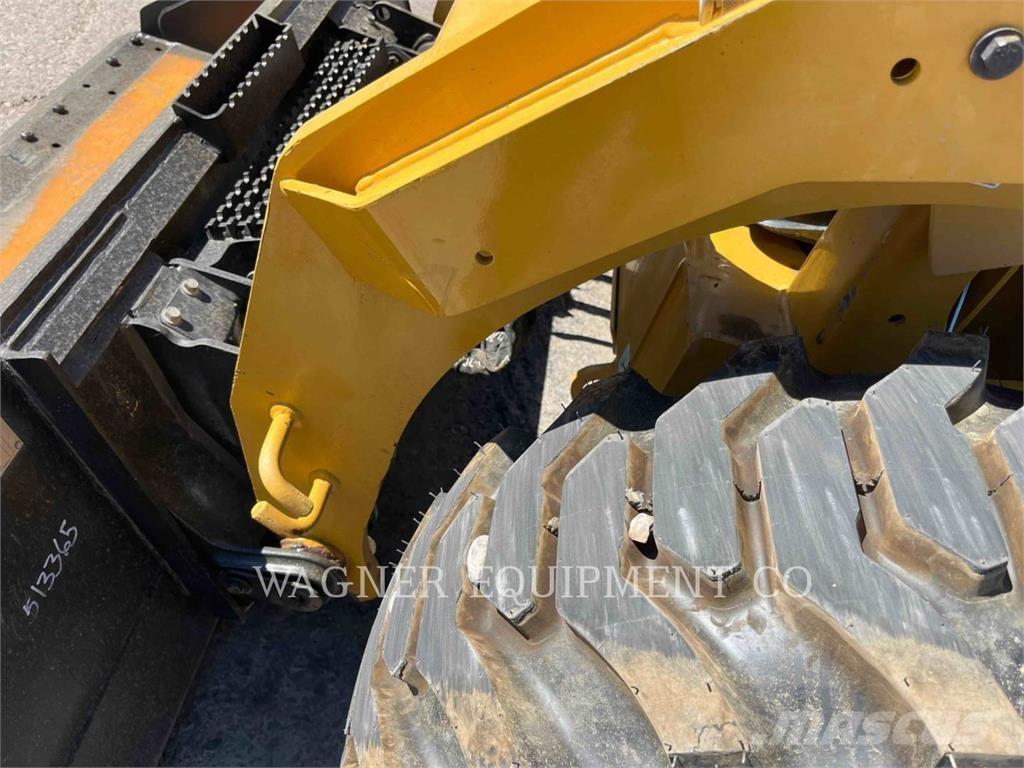 CAT 246D3 Chargeuse compacte