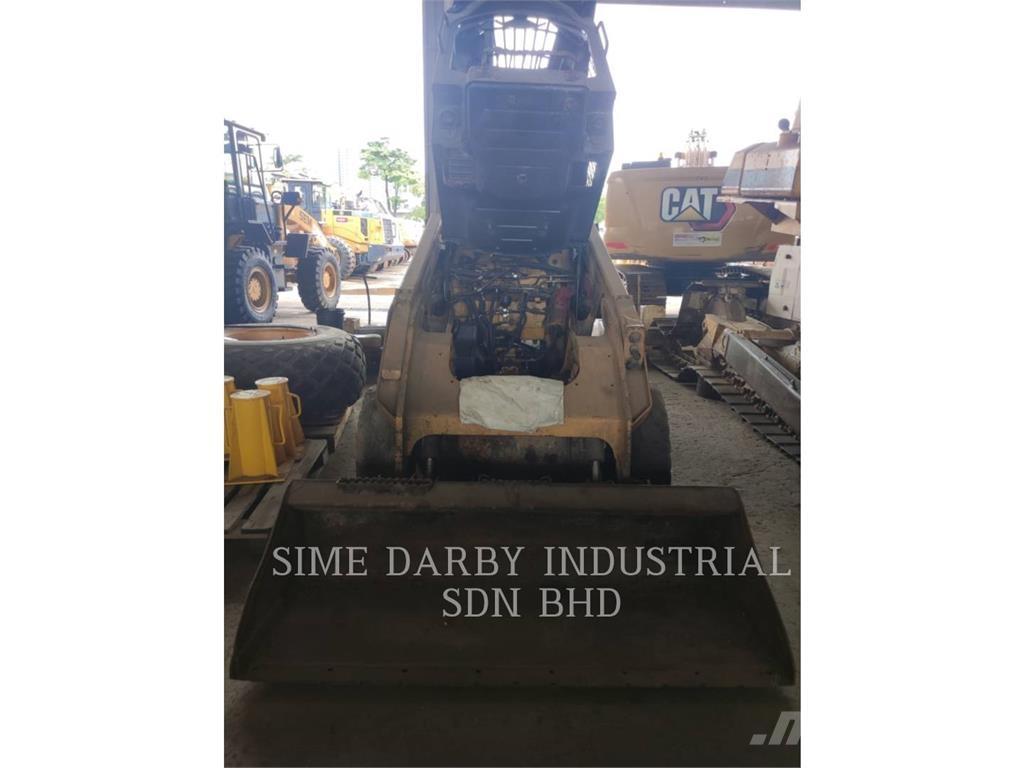 CAT 246DLRC Chargeuse compacte