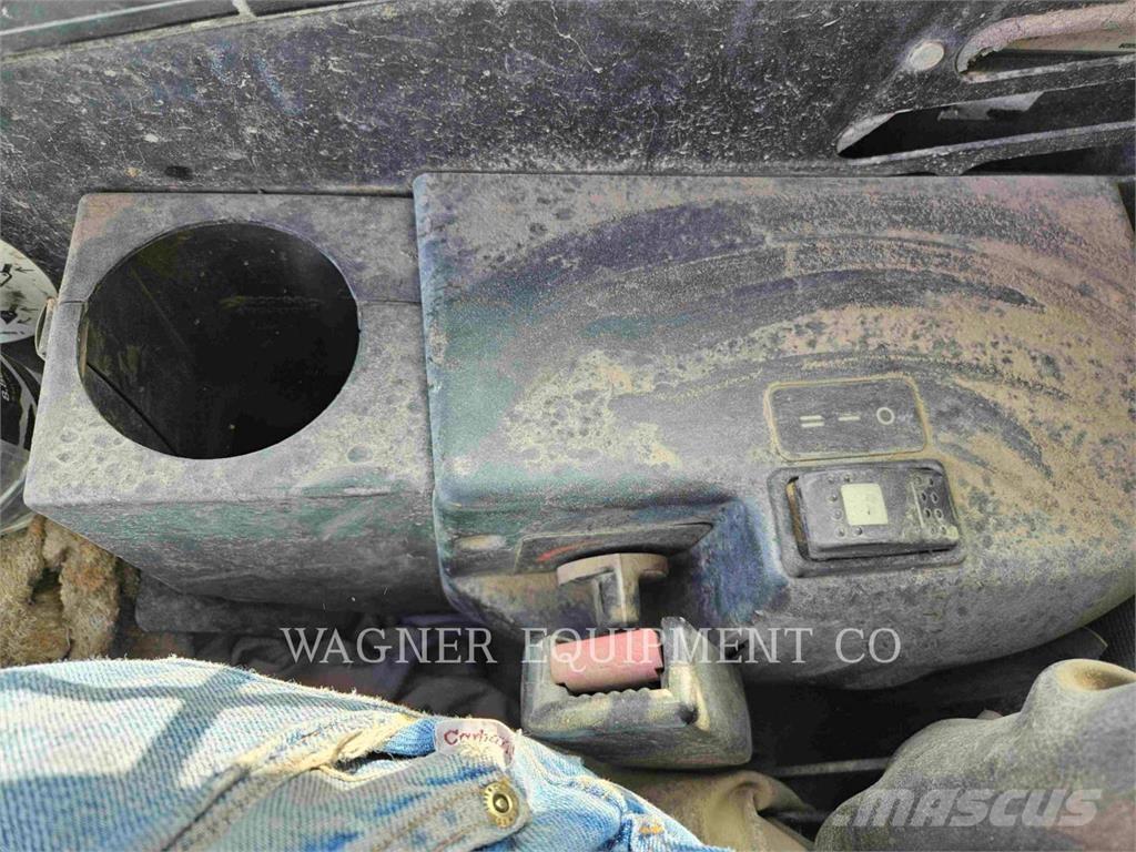 CAT 252 Chargeuse compacte