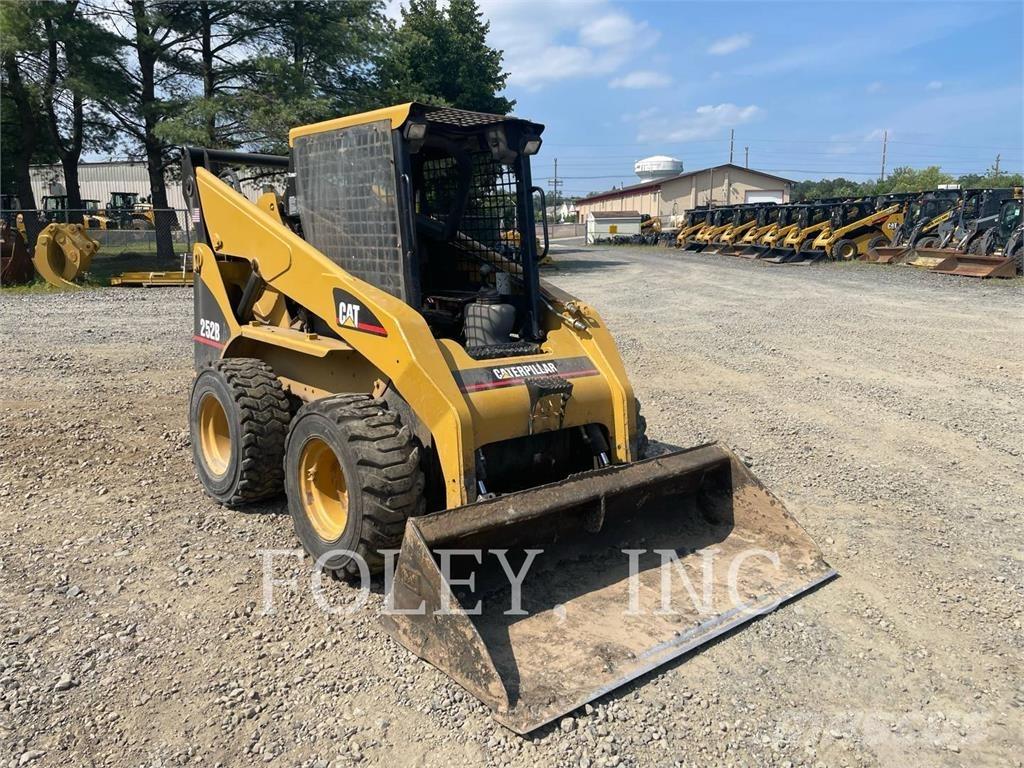 CAT 252B Chargeuse compacte