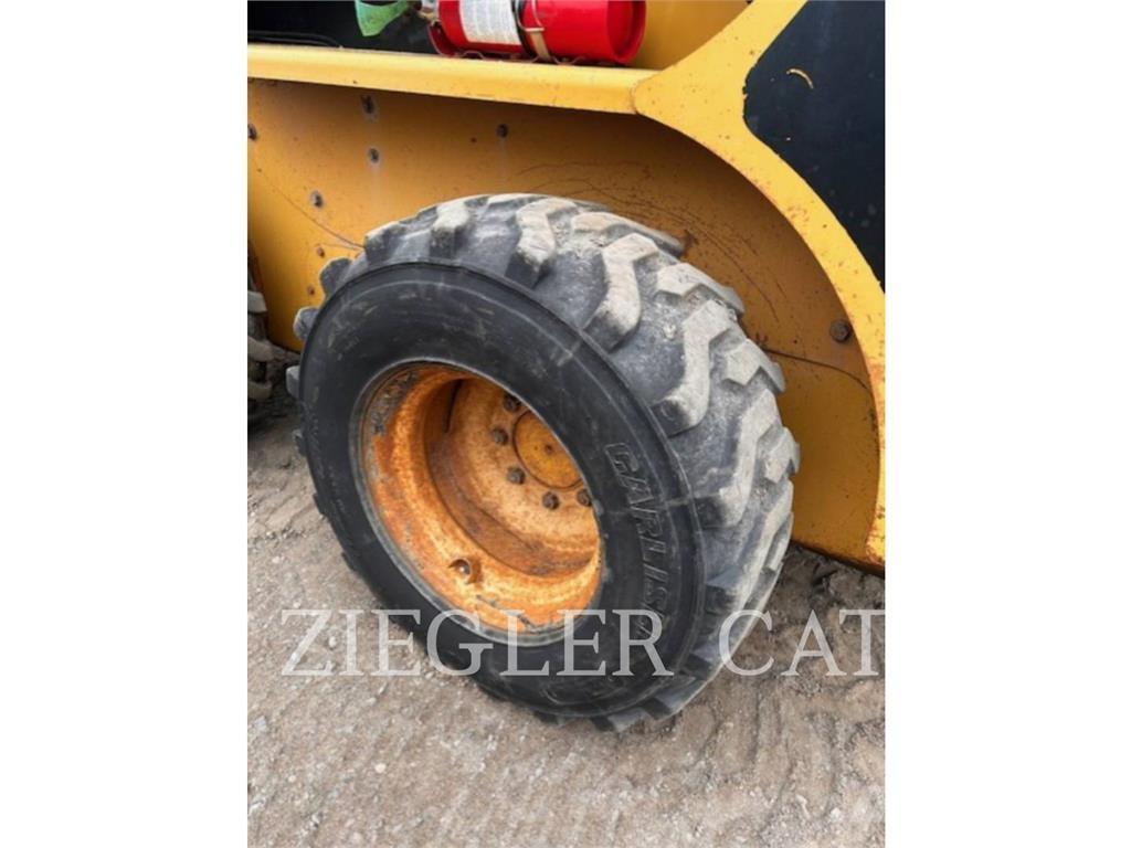 CAT 262 Chargeuse compacte