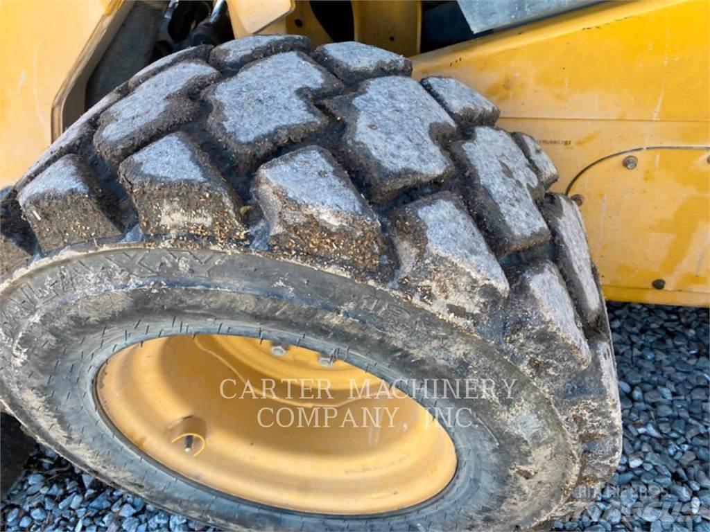 CAT 262C2 Chargeuse compacte