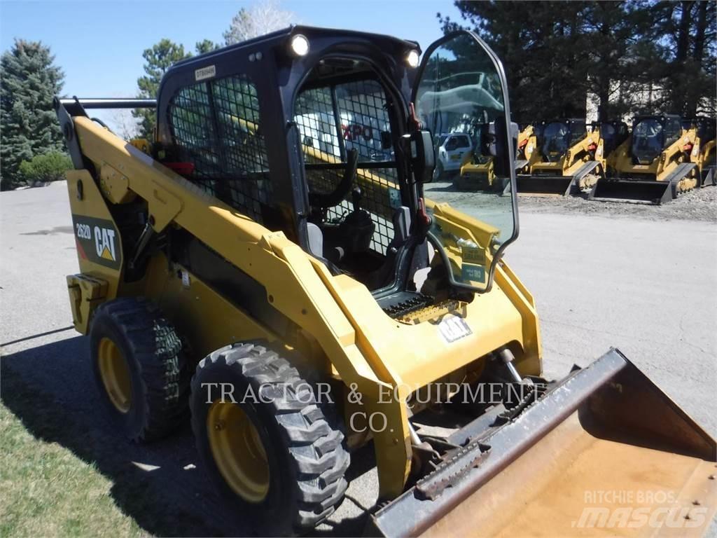 CAT 262D Chargeuse compacte