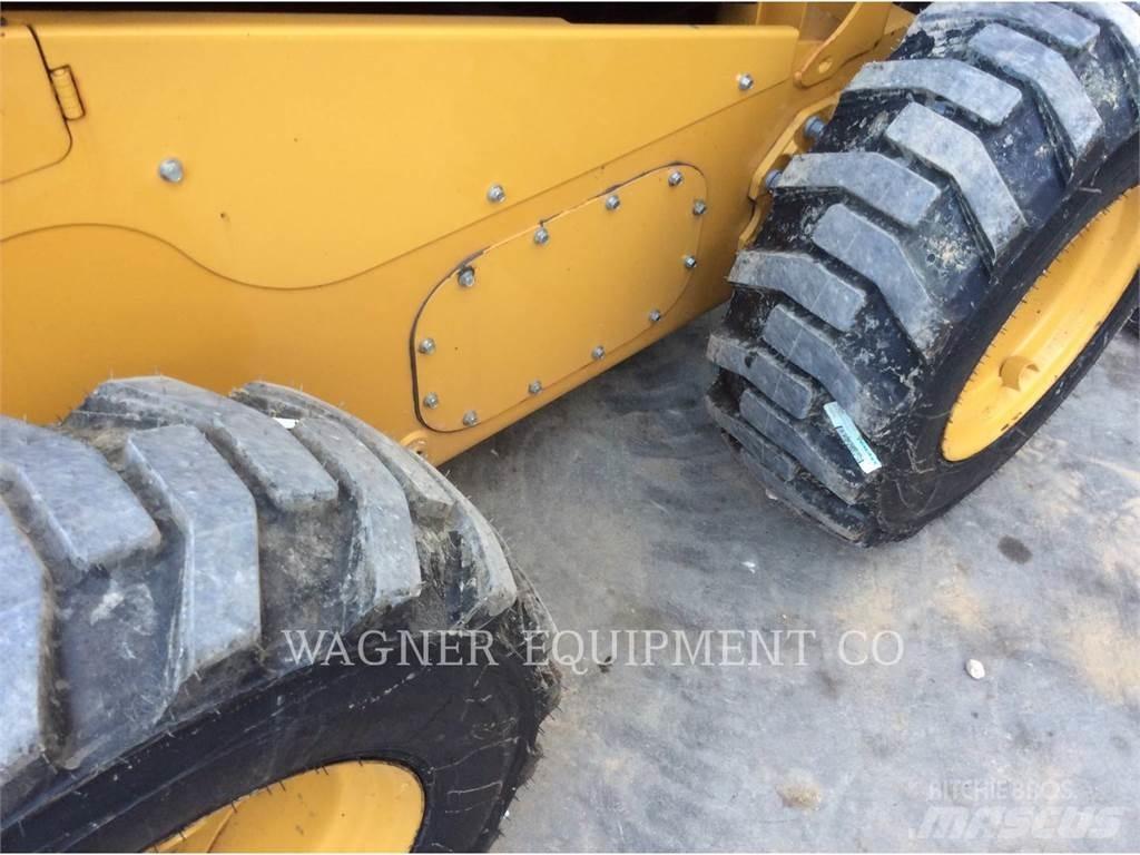 CAT 262D3 Chargeuse compacte