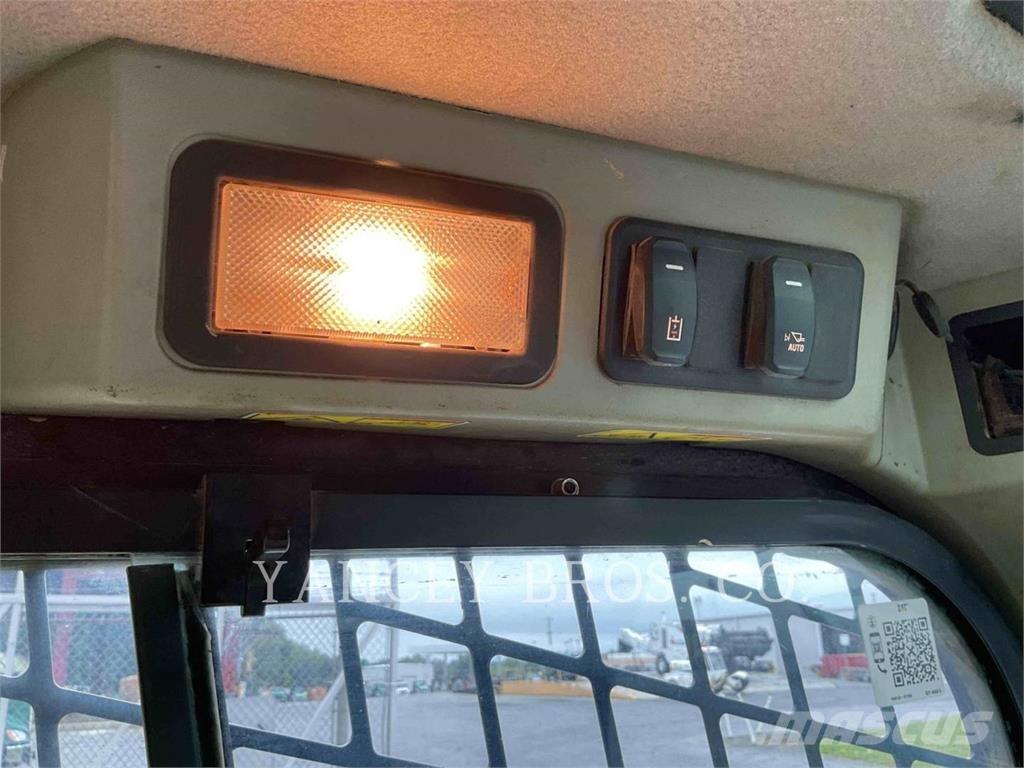 CAT 262D3 Chargeuse compacte