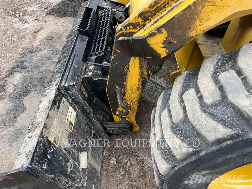 CAT 262D3 Chargeuse compacte