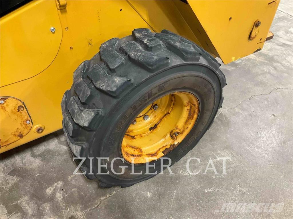CAT 262D3 Chargeuse compacte