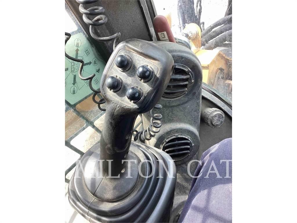 CAT 272D Chargeuse compacte