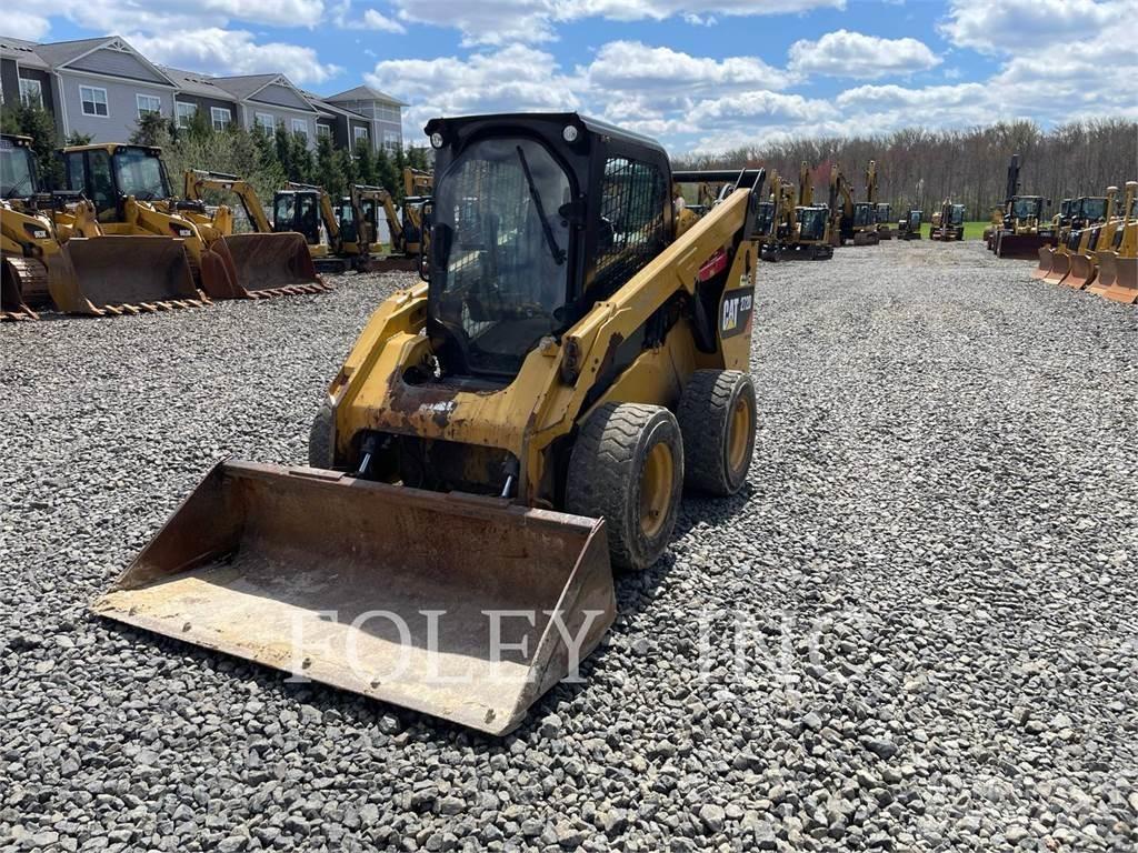 CAT 272D Chargeuse compacte