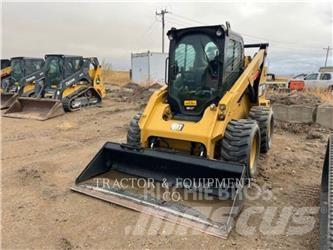 CAT 272D2 Chargeuse compacte