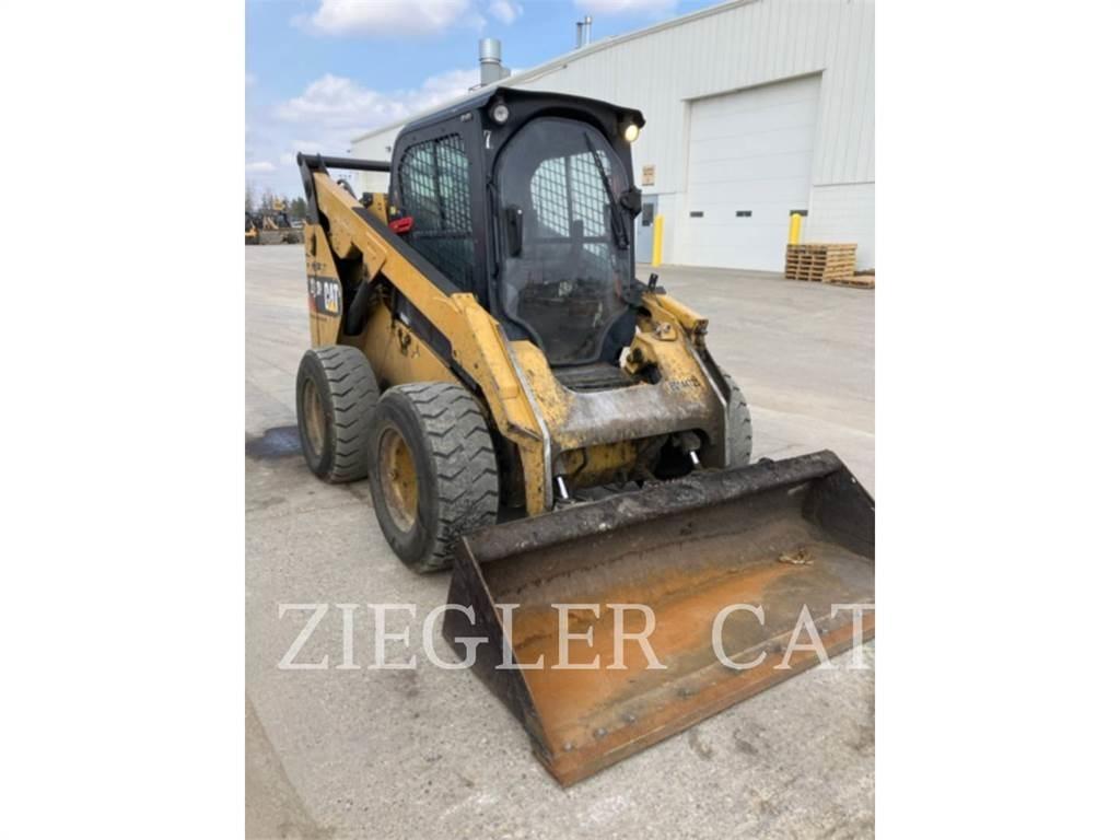 CAT 272D2 Chargeuse compacte