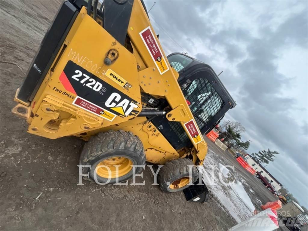 CAT 272D2 Chargeuse compacte