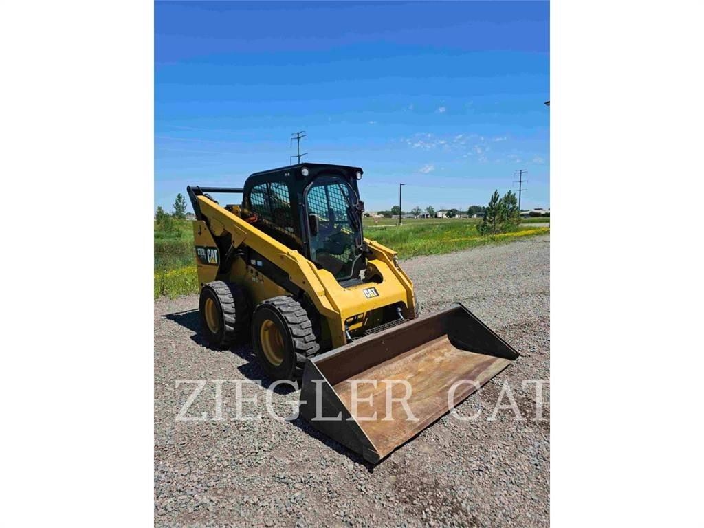 CAT 272D2 Chargeuse compacte