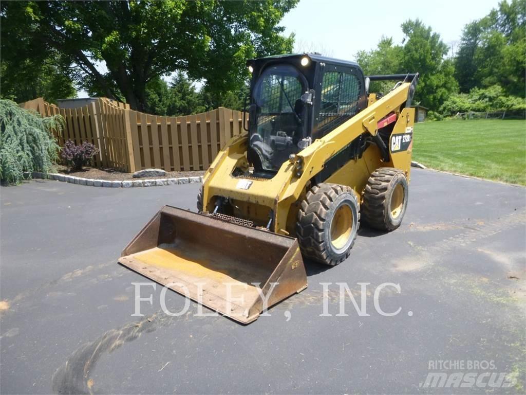 CAT 272D2 Chargeuse compacte