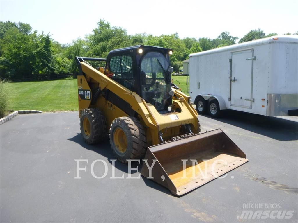 CAT 272D2 Chargeuse compacte