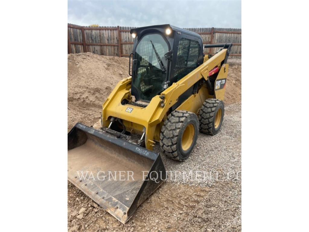 CAT 272D2 Chargeuse compacte