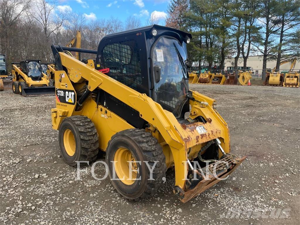 CAT 272D2 Chargeuse compacte
