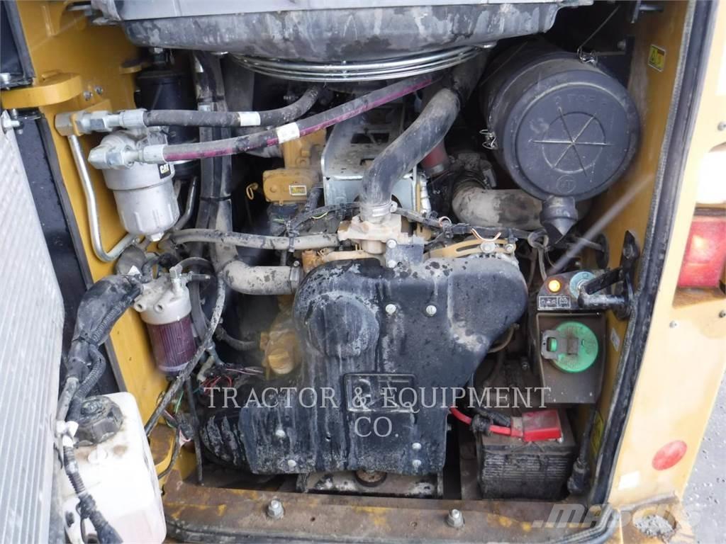 CAT 272D2 H2CB Chargeuse compacte