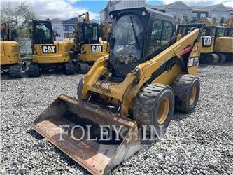 CAT 272D2XHP Chargeuse compacte