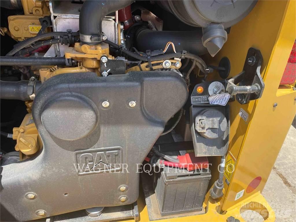 CAT 272D3 Chargeuse compacte