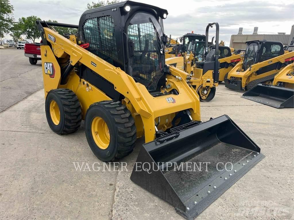 CAT 272D3 Chargeuse compacte