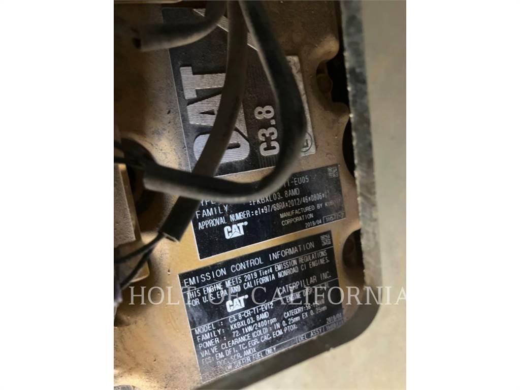 CAT 272D3 Chargeuse compacte