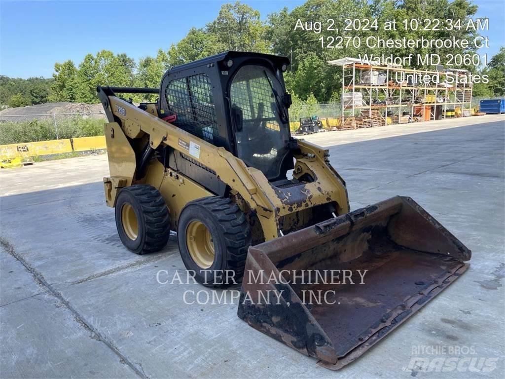 CAT 272D3 Chargeuse compacte