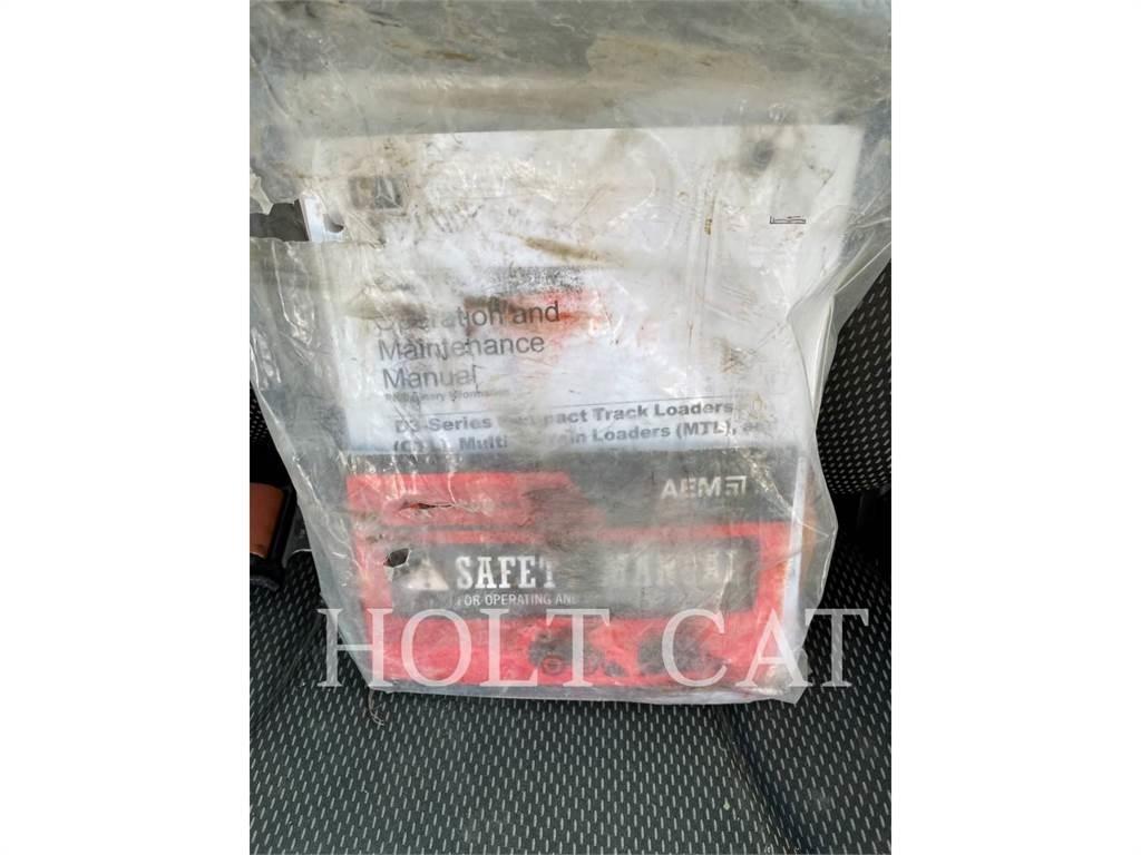 CAT 272D3 Chargeuse compacte