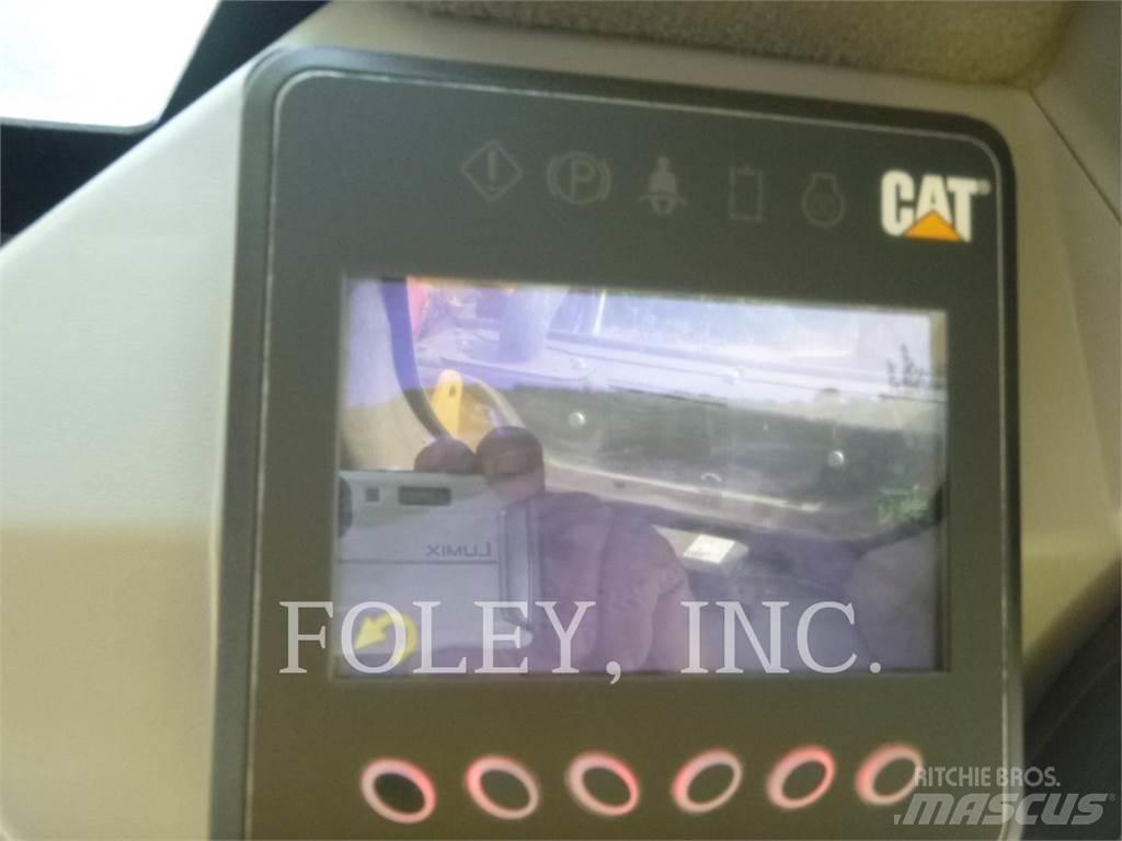 CAT 272D3 Chargeuse compacte