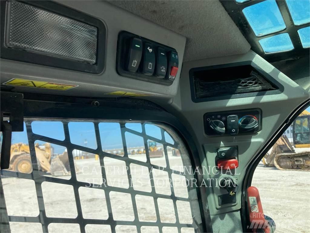 CAT 272D3 Chargeuse compacte
