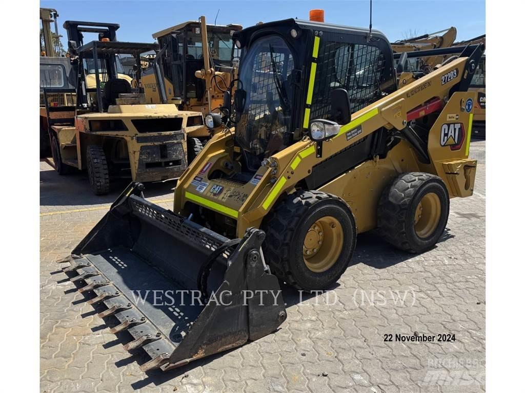 CAT 272D3 Chargeuse compacte