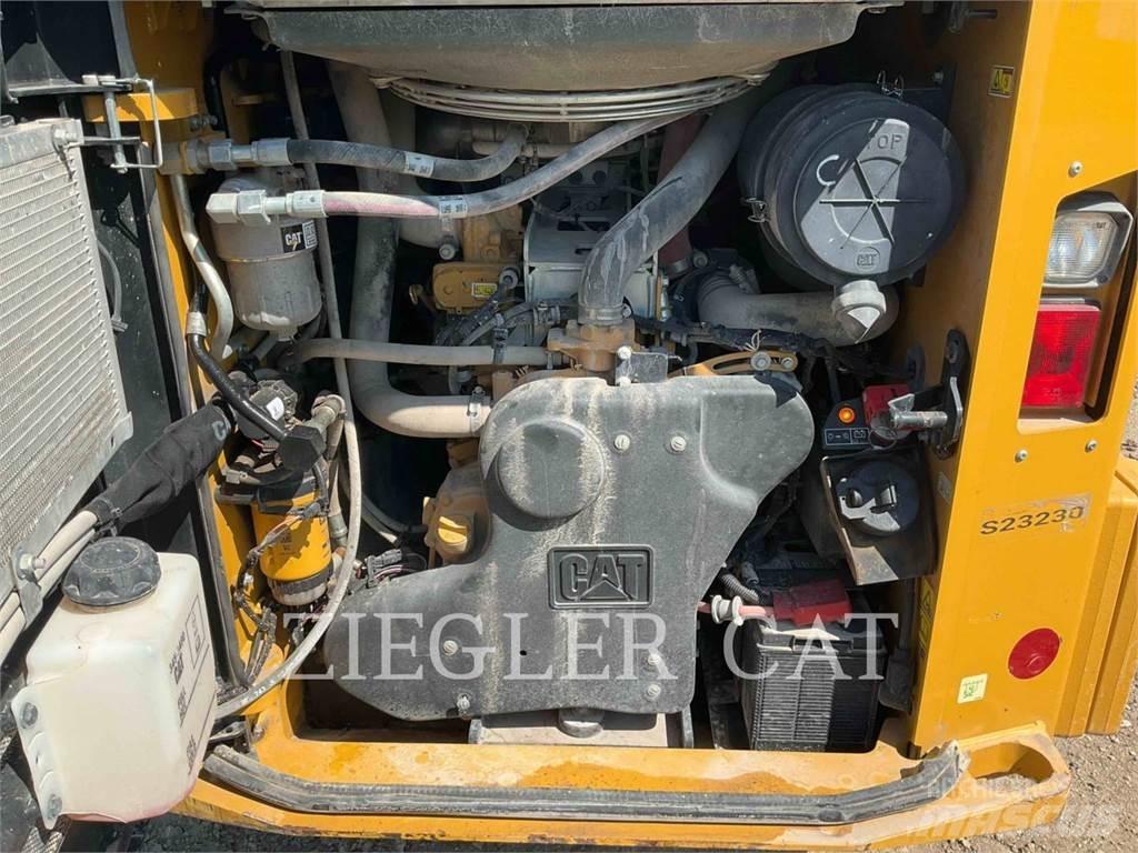 CAT 272D3 Chargeuse compacte