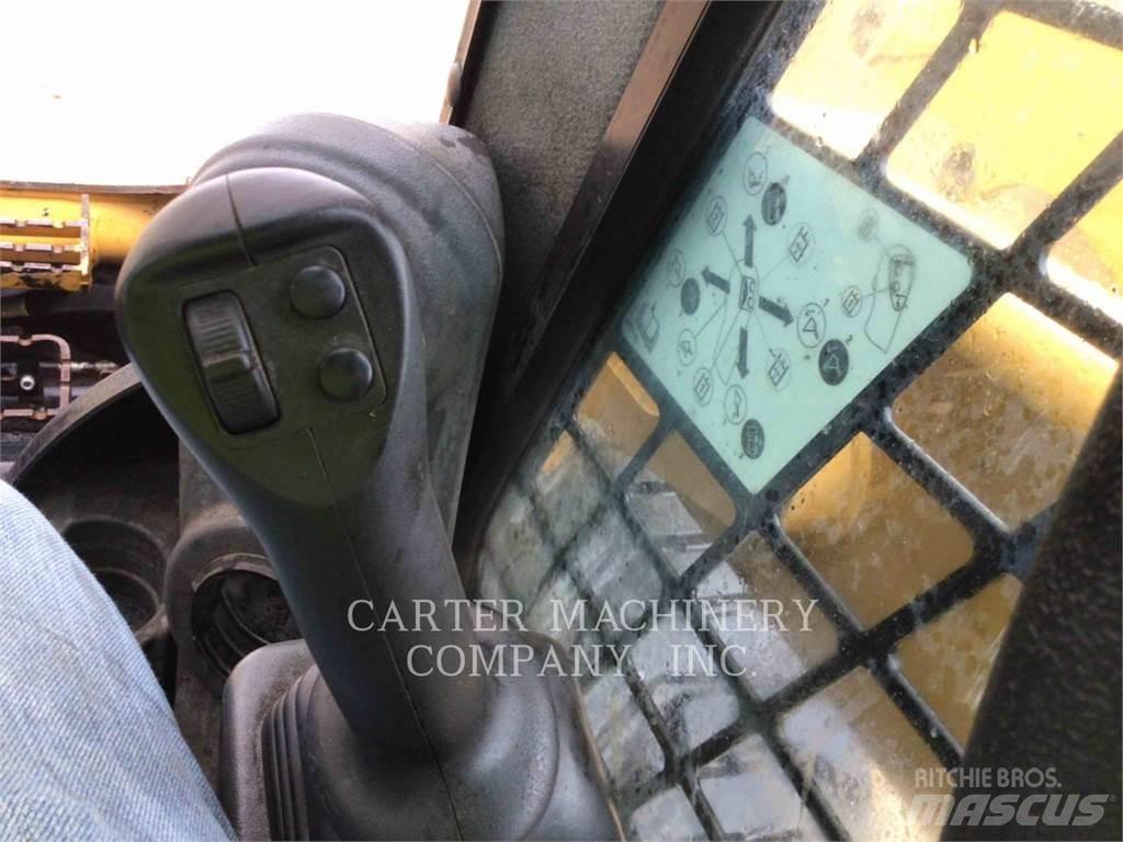 CAT 272D3 Chargeuse compacte