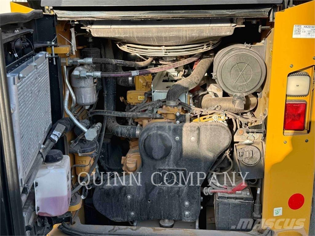CAT 272D3 Chargeuse compacte
