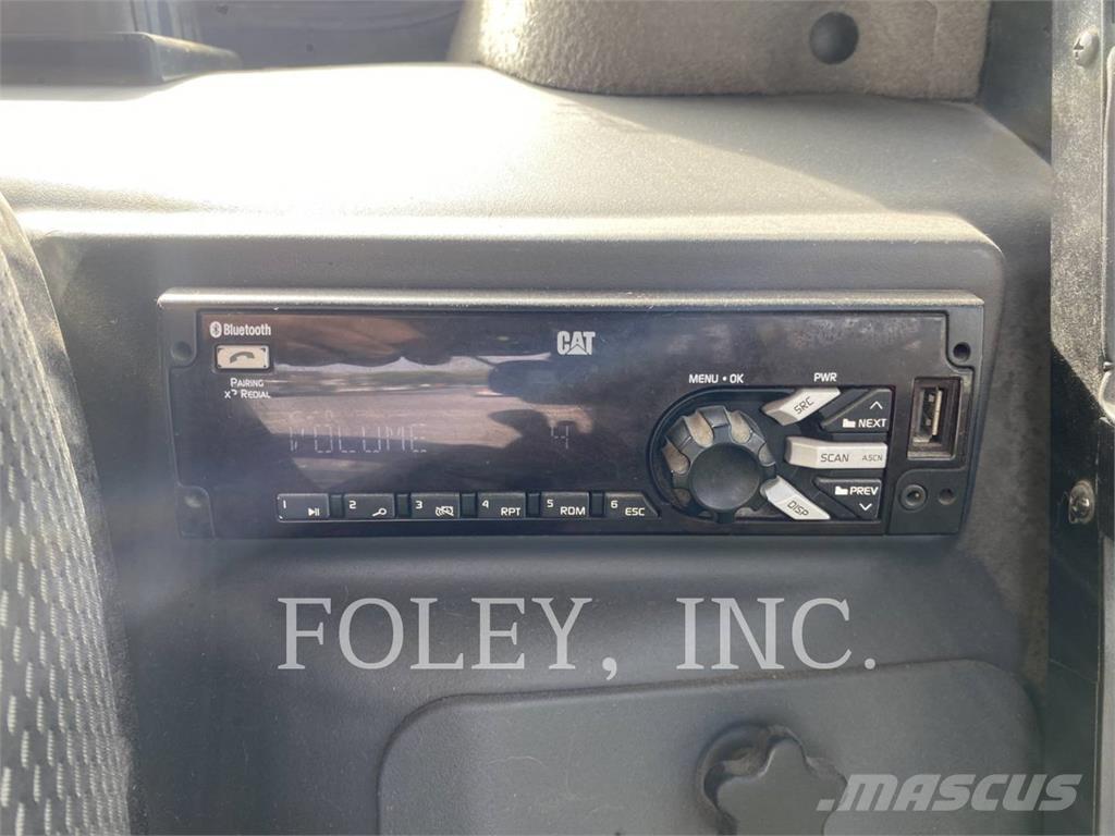 CAT 272D3 Chargeuse compacte